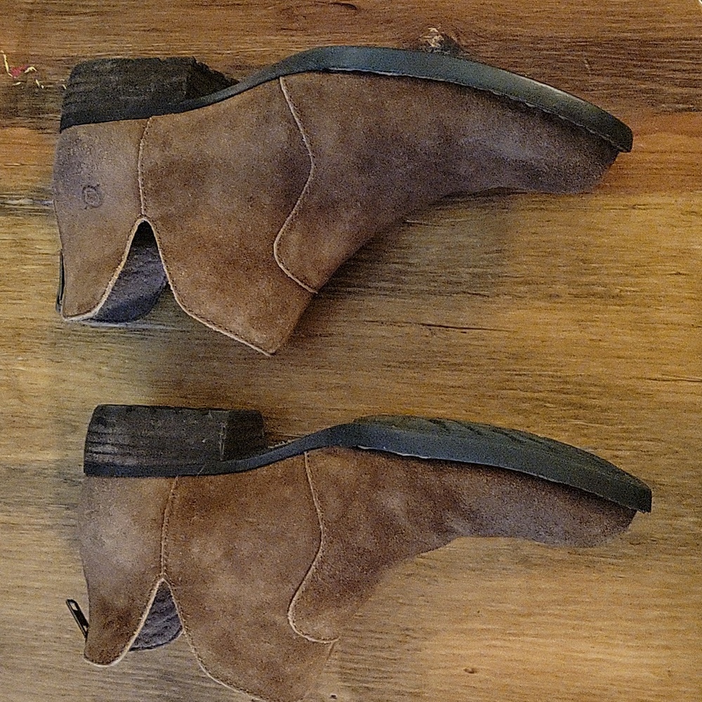 Born "Kerri" Distressed Suede Women's Bootie Brown Leather Shoes Size 7.5 - Picture 11 of 17